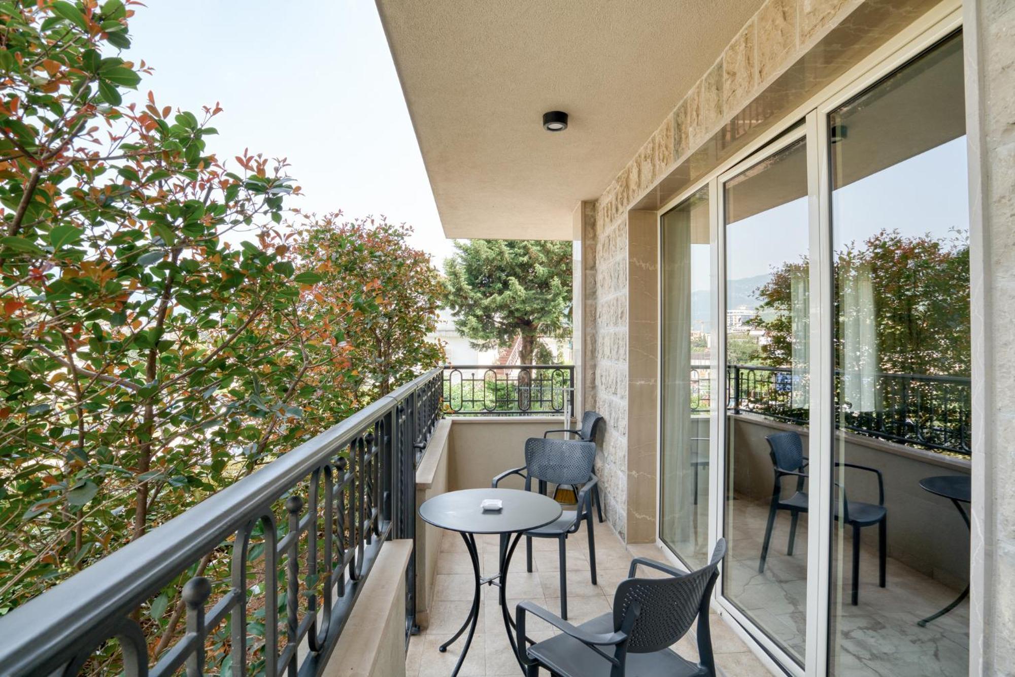 Ap Royal Oak - 2 Bedroom Apartment In Budva Exteriör bild