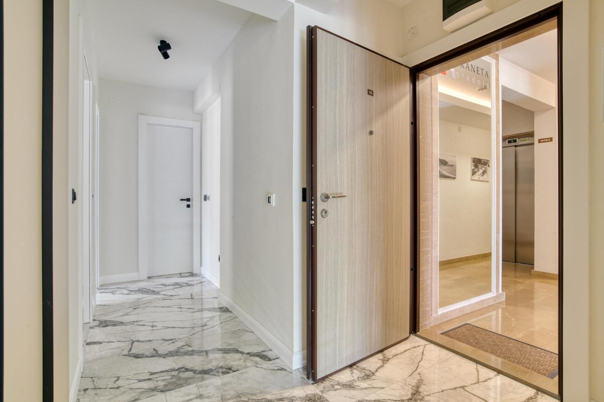 Ap Royal Oak - 2 Bedroom Apartment In Budva Exteriör bild